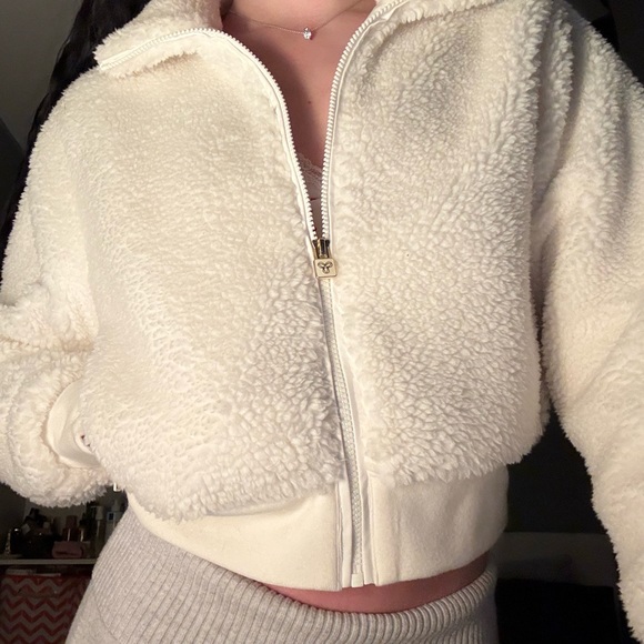 Aritzia Jackets & Blazers - White Aritzia Sherpa Zip Up
